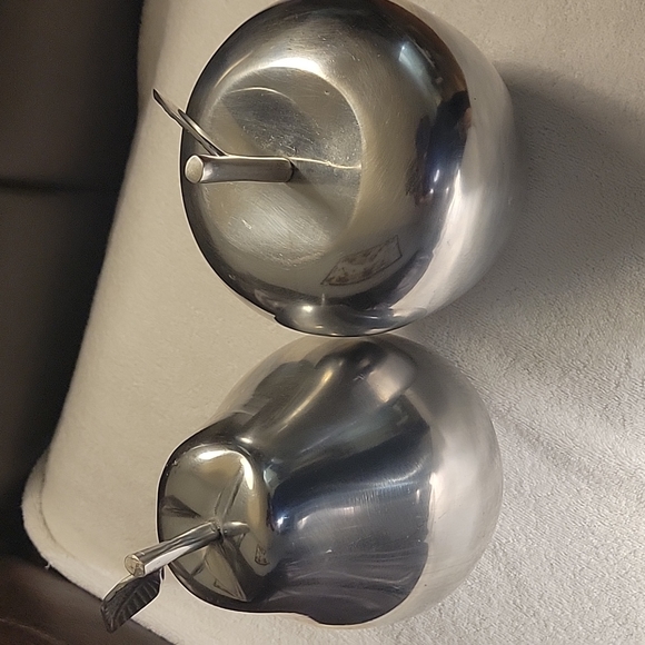 20 inches tall Modern Metal Sculpture in Stainless Steel for decor - Picture 2 of 3